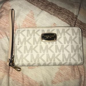 Micheal Kors wallet